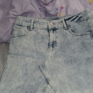 Skirt blue white button